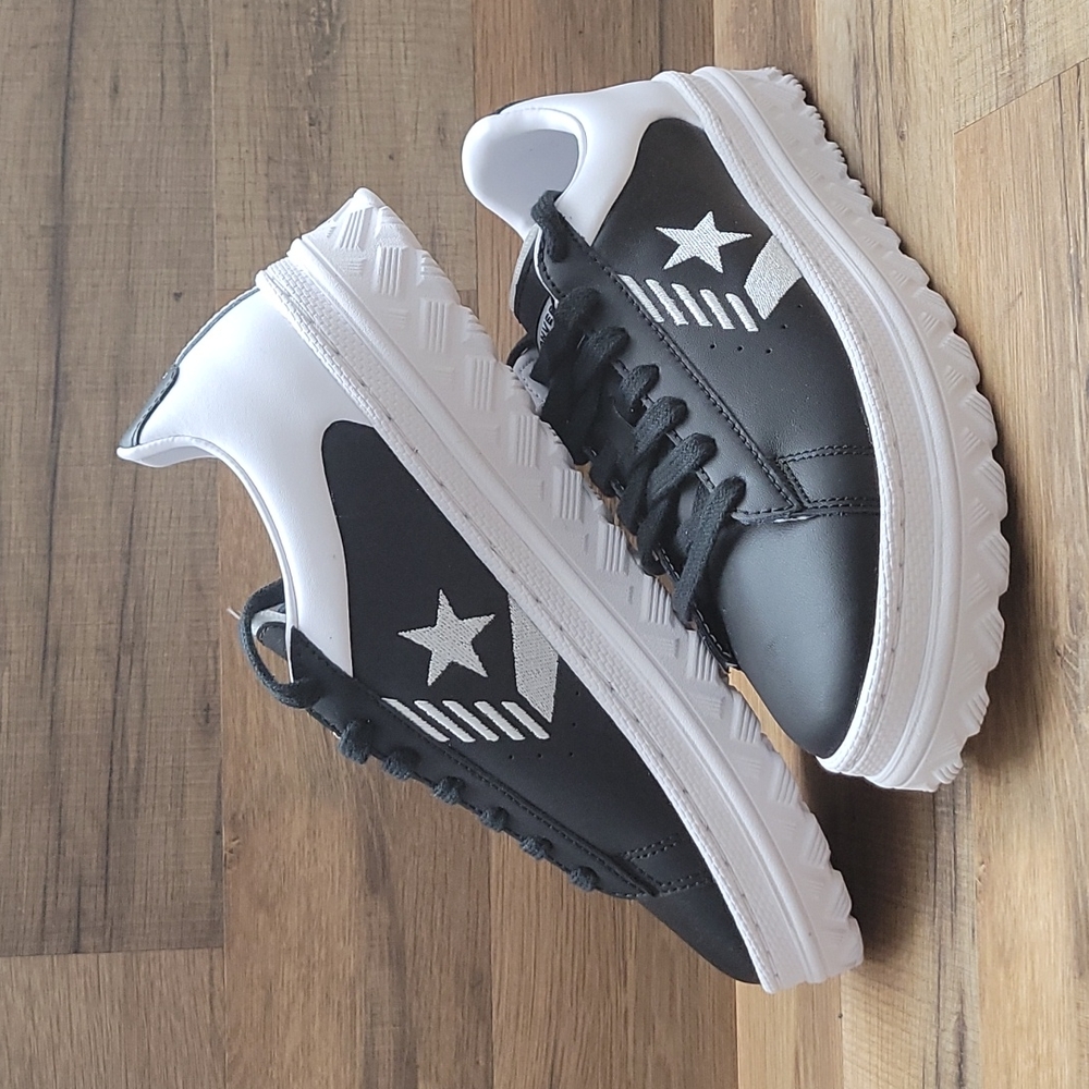 Converse Brand new